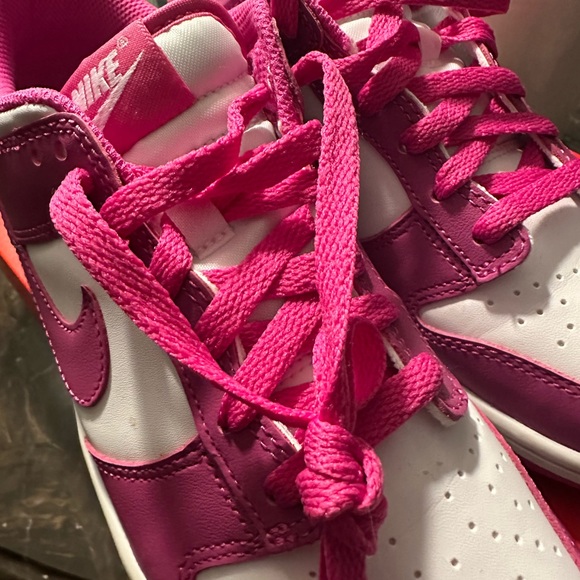 Nike Dunk Low - Picture 4 of 9